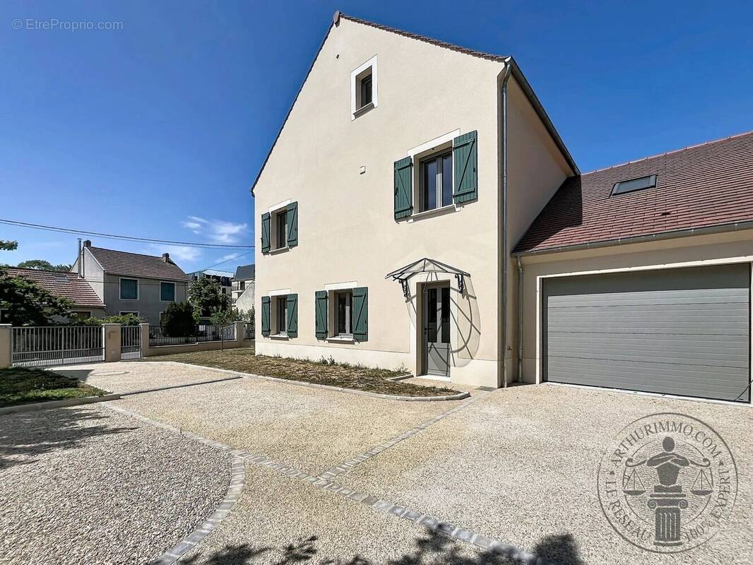 Maison à DOURDAN