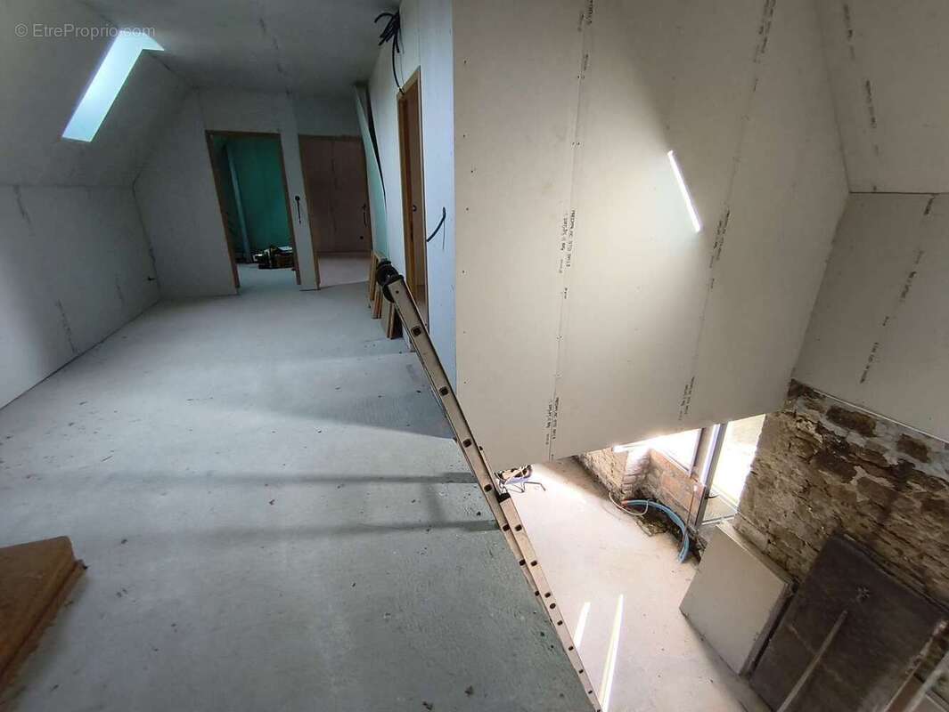 Maison à CHAMPAGNAC-LA-NOAILLE