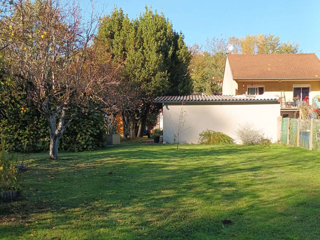 Maison à DECAZEVILLE