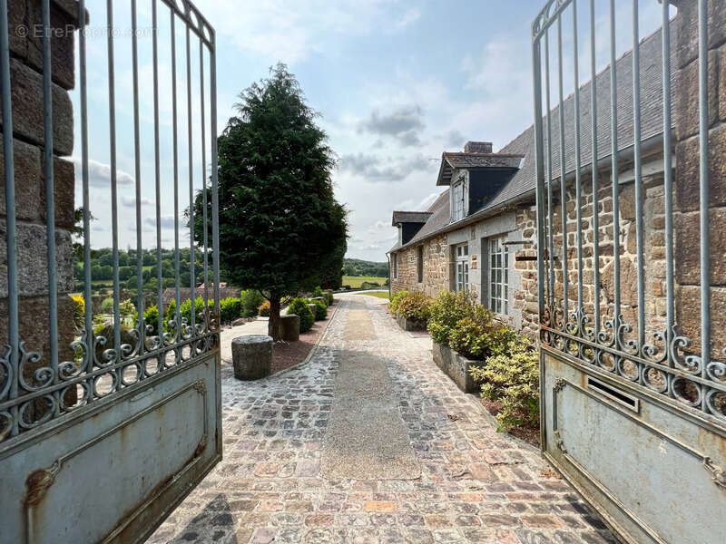 Maison à LONLAY-L'ABBAYE