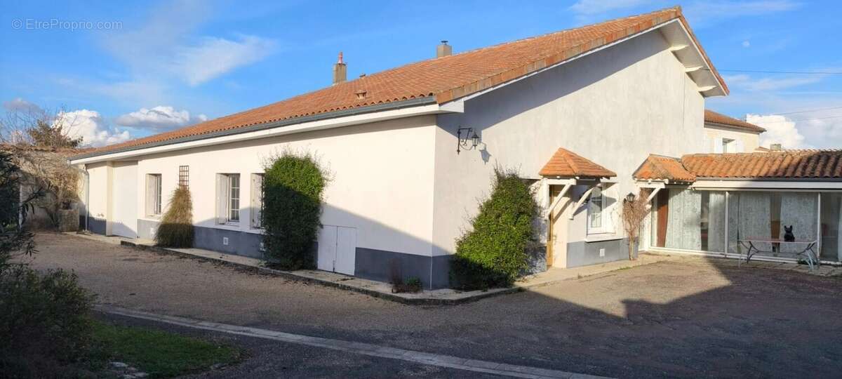 Appartement à ROUILLAC