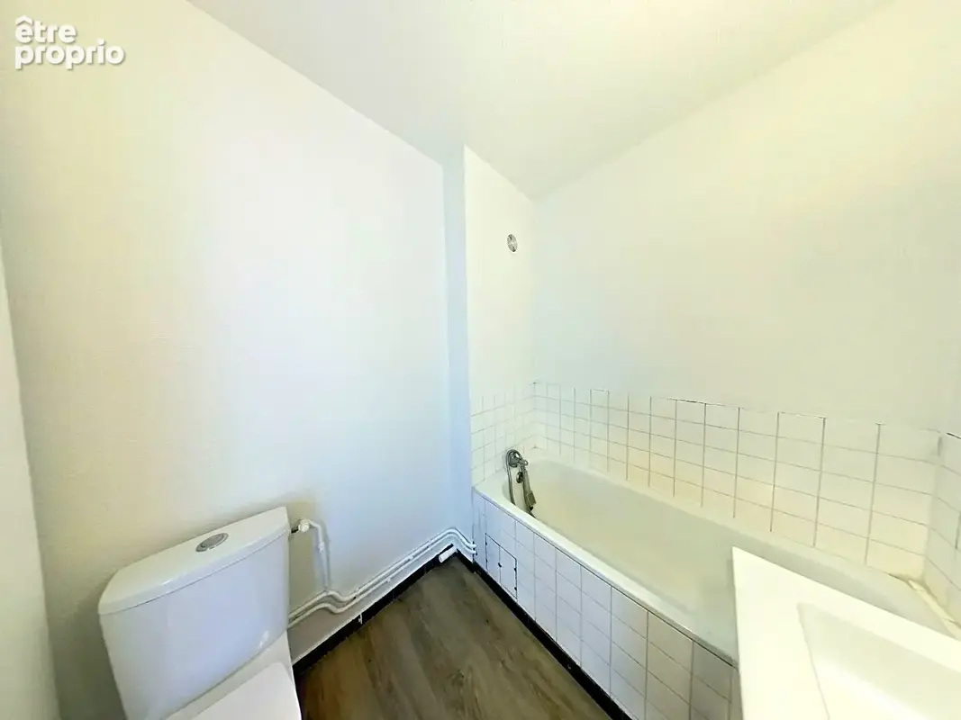 Investissement locatif : appartement t1 a vendre brest facultes isen - dernier etage - photo 6