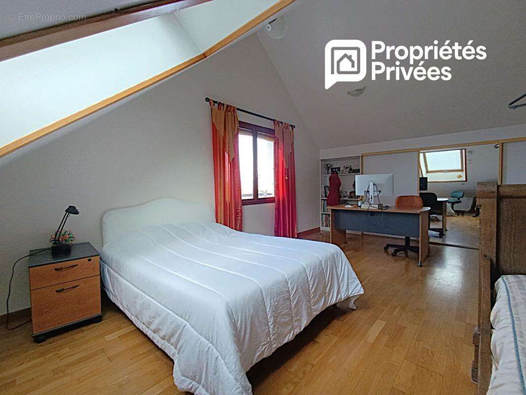 Dans le Dépt 25, en secteur limitrophe à MARNAY 70 : Belle maison familiale de 193 m2 habitables avec sous-sol complet semi-ente - photo 13