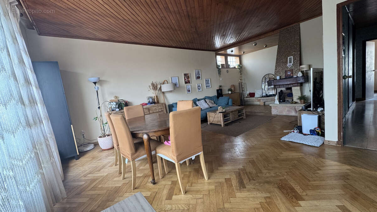 Appartement à MARSEILLE-4E