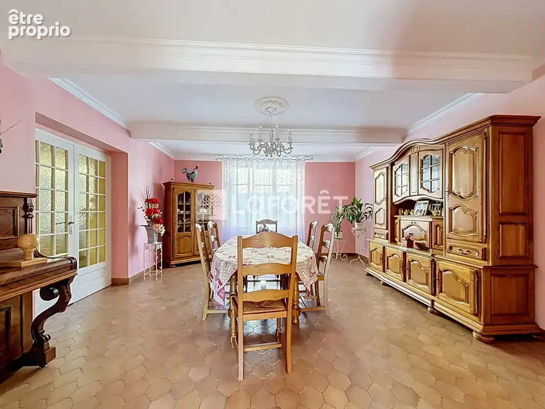 Demeure FAMILIALE à vendre au coeur du village - 7 pièce(s) 265 m2 - photo 6
