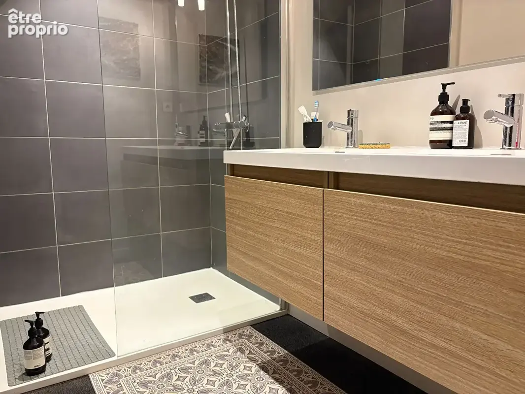 Très bel appartement de 182 m² en dernier étage avec terrasse dans un immeuble de grand standing avec ascenseur - photo 16