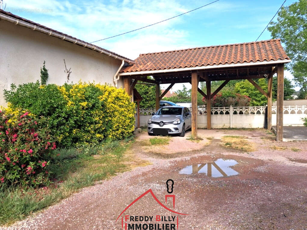 Maison à SAINT-VARENT