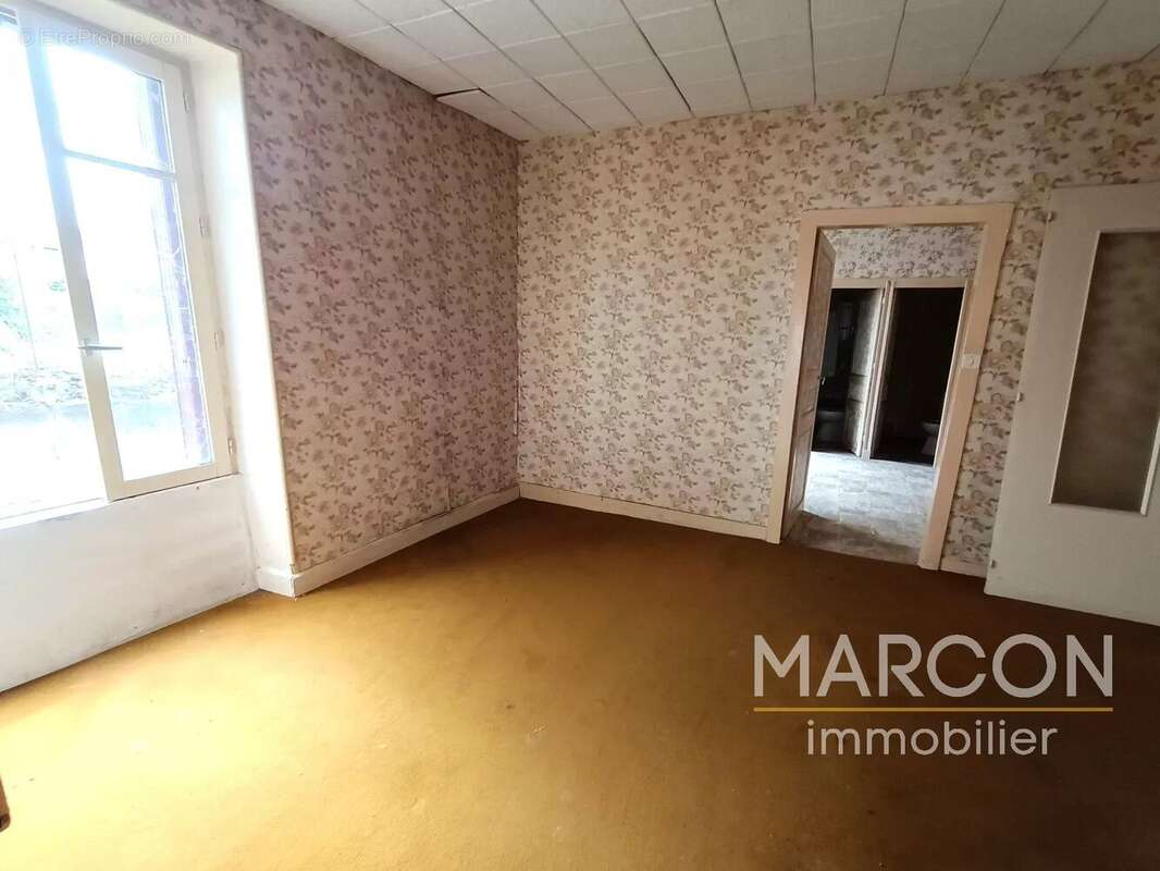 Maison à LAVAVEIX-LES-MINES