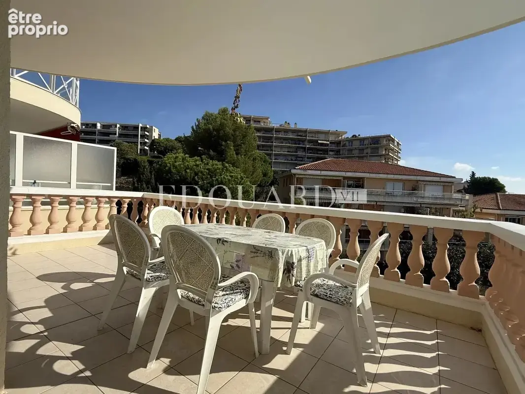 En exclusivité trois pièces avec terrasse, vue mer et garage, dans résidence de standing avec piscine - photo 14