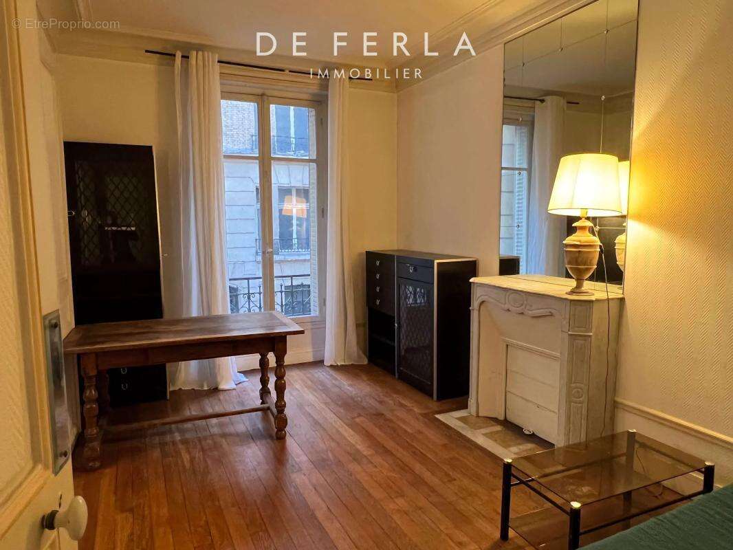 Appartement à PARIS-7E