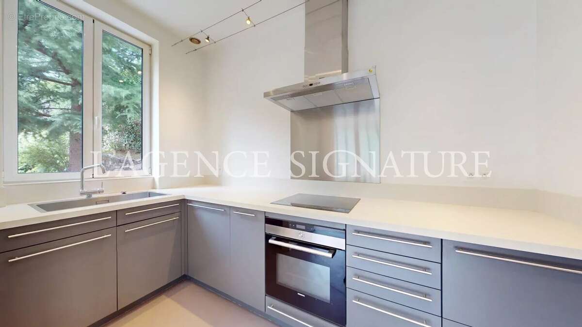St Martin Vésubie "Eugénie" Maison individuelle authentique 7P 168m2 - Terrasses - Jardin - Garage - Coup de coeur - Vue dégagée - photo 8