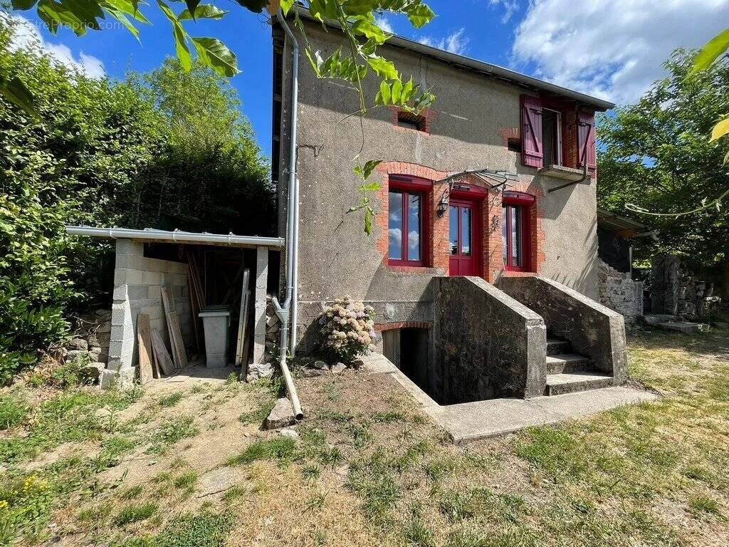 Maison à OUROUX-EN-MORVAN