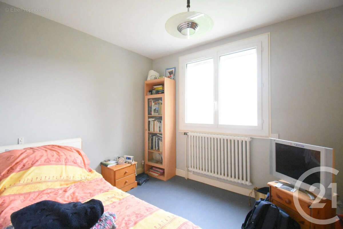 Maison 108 m² à Cusset  - photo 8