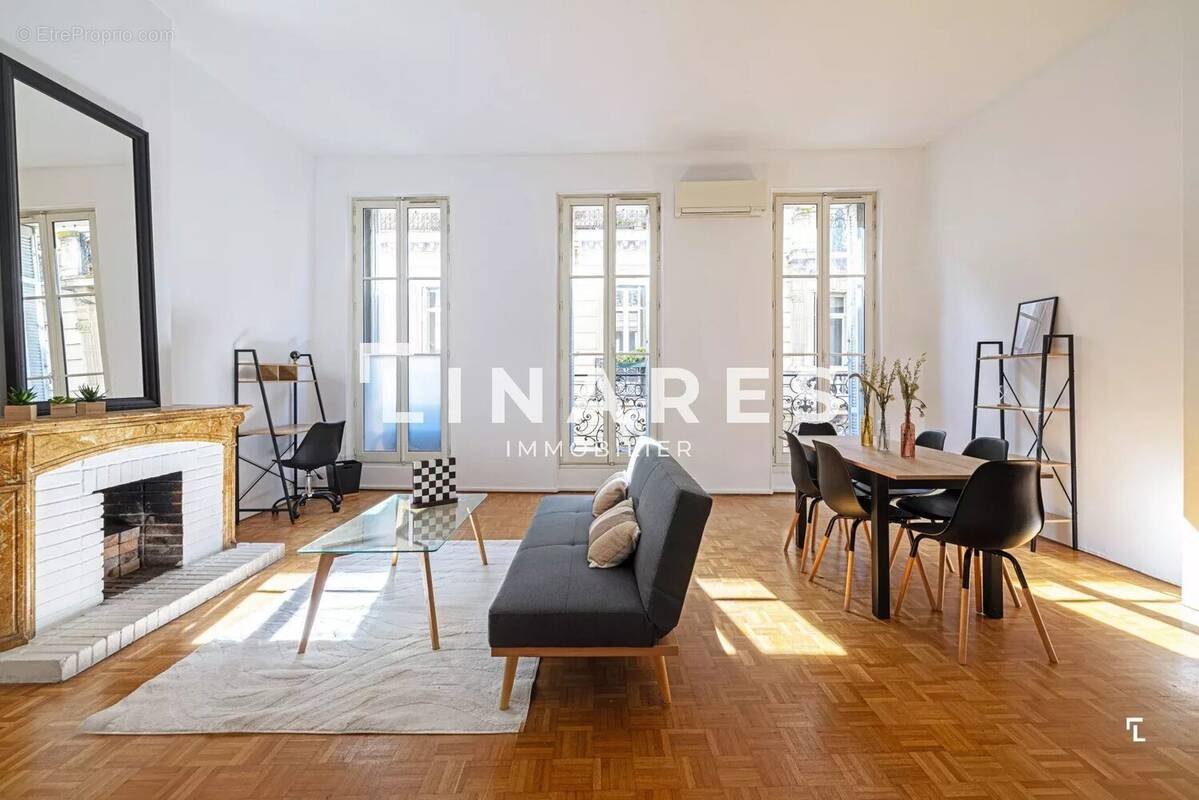 Appartement à MARSEILLE-6E