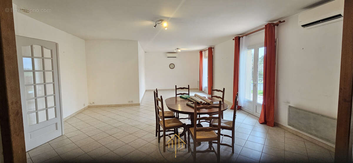 Maison à MONTMOREAU-SAINT-CYBARD