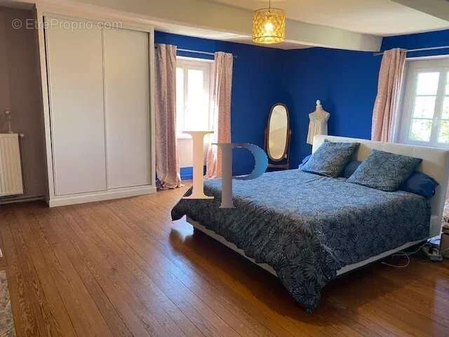 Maison à SAINT-CHRISTOPHE-EN-BRIONNAIS