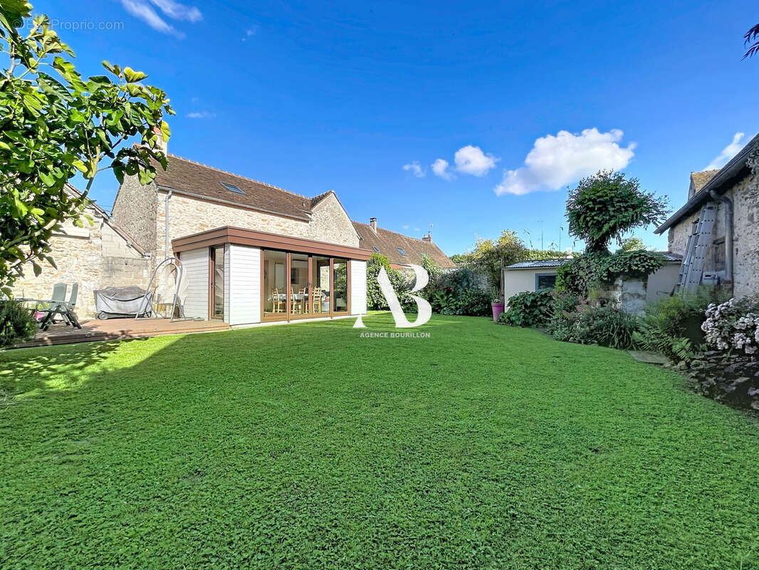 Maison à ECHOUBOULAINS