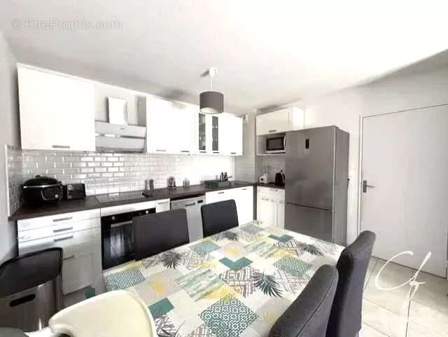 Appartement à ROQUEBRUNE-SUR-ARGENS