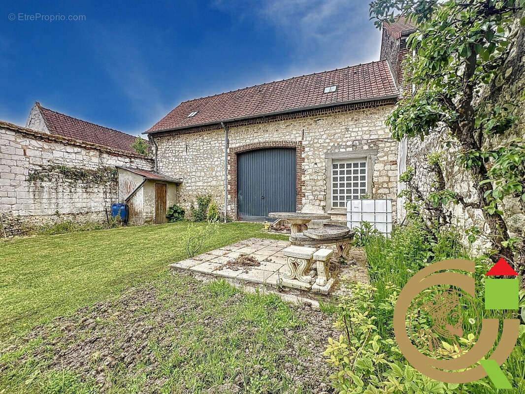 Maison à NEUVILLE-SOUS-MONTREUIL