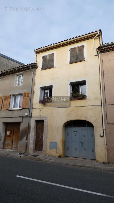 Appartement à CUERS