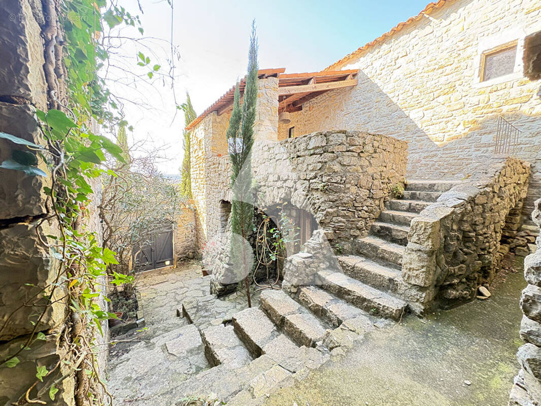 Maison à GROSPIERRES