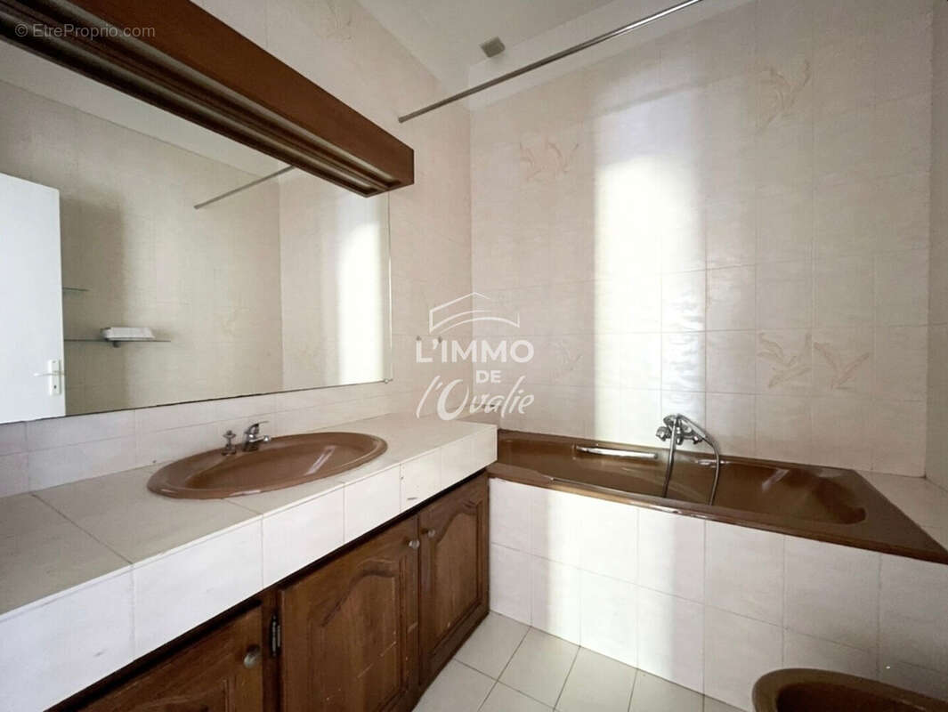 Maison à SAULIAC-SUR-CELE