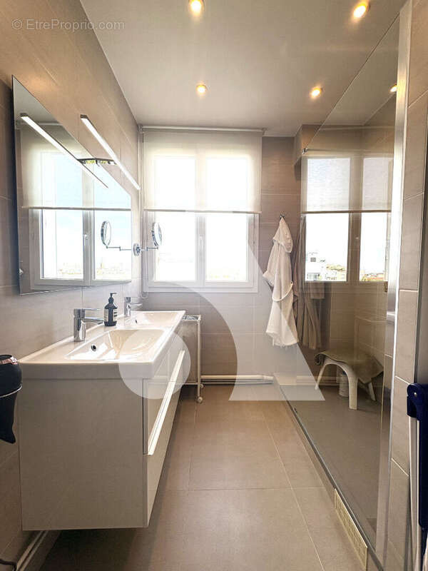 Appartement à PARIS-12E