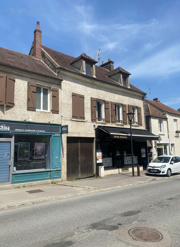 Appartement à LA QUEUE-LES-YVELINES