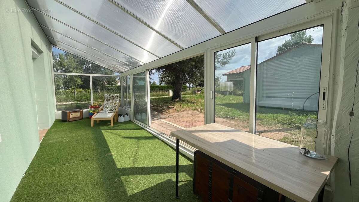 Maison à BAGE-LA-VILLE