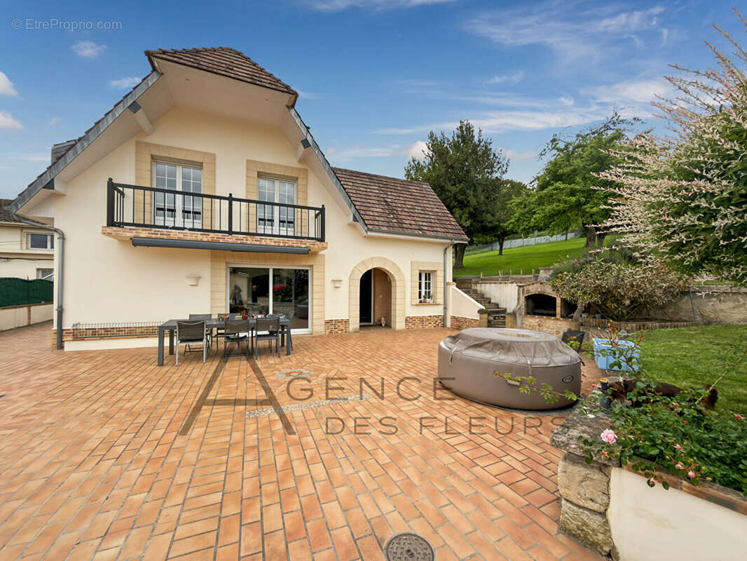 Maison à OISSEL