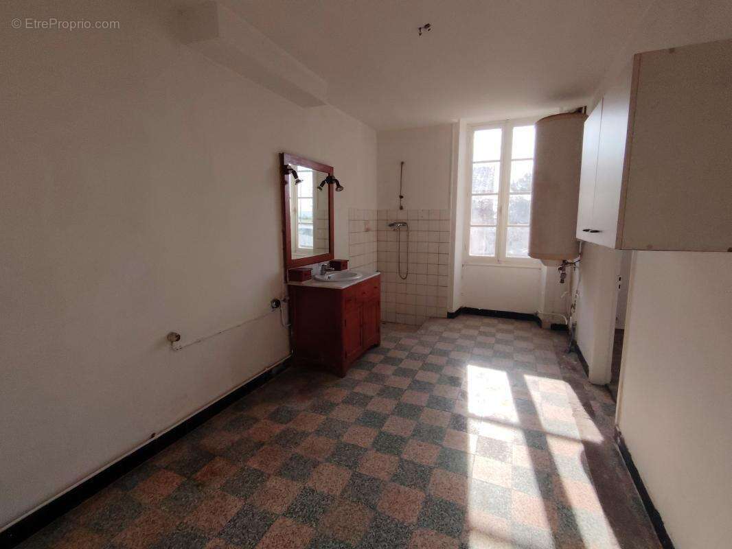 Maison à GENSAC-LA-PALLUE