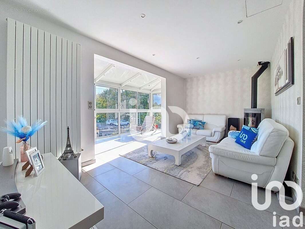 Photo 3 - Maison à SAINT-JEAN-LES-DEUX-JUMEAUX