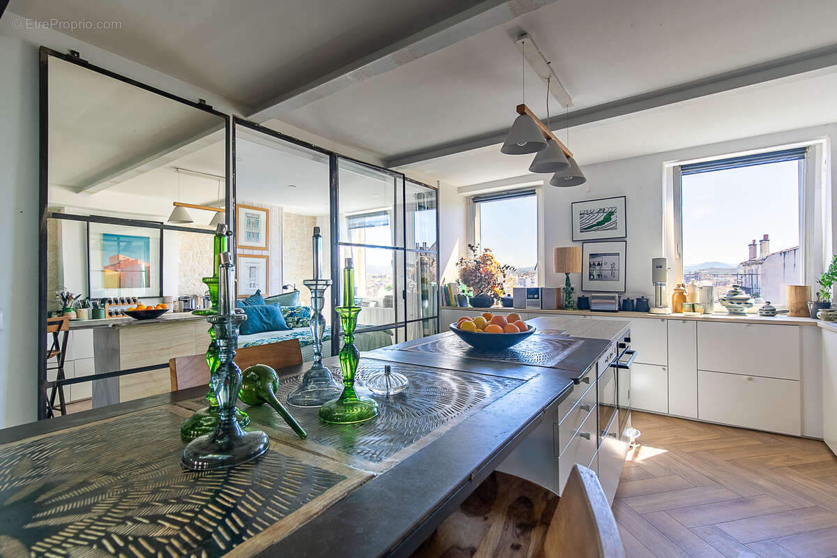 Appartement à MARSEILLE-6E