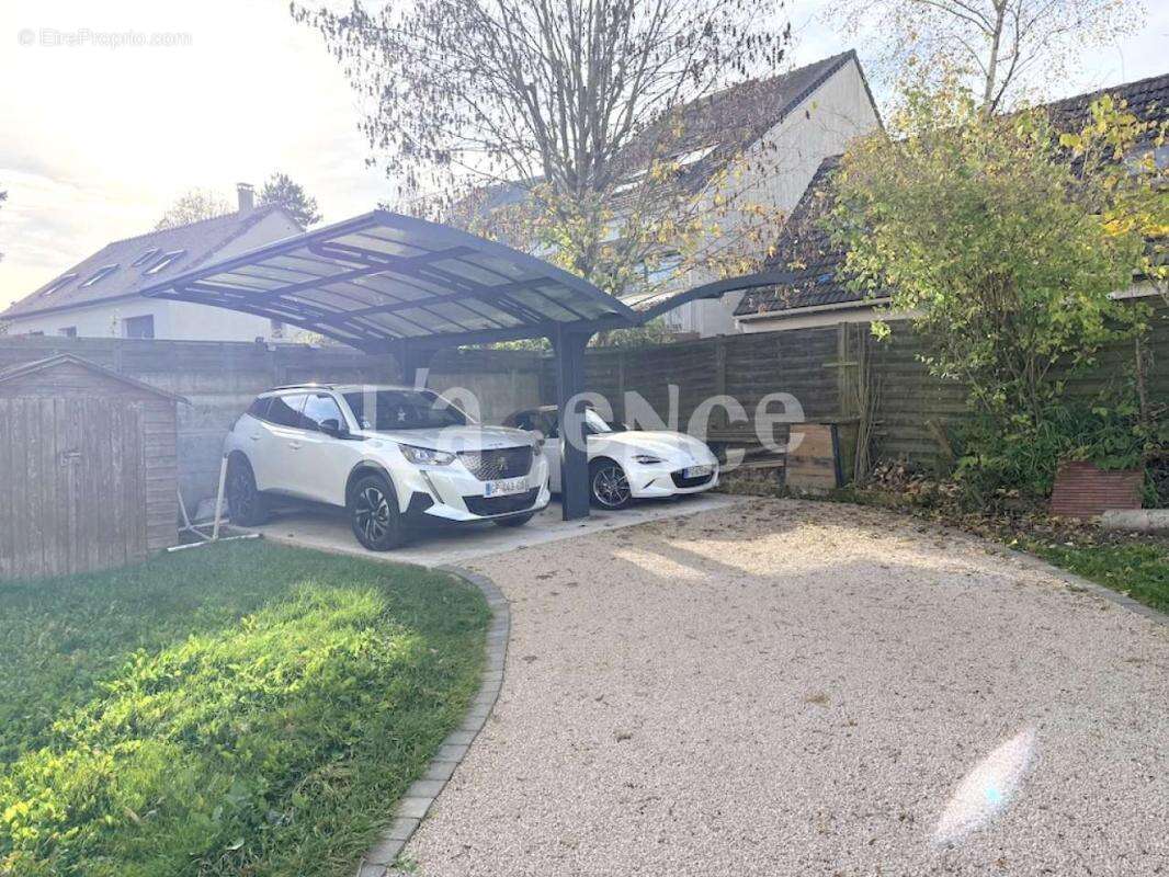 Maison à CLAYE-SOUILLY