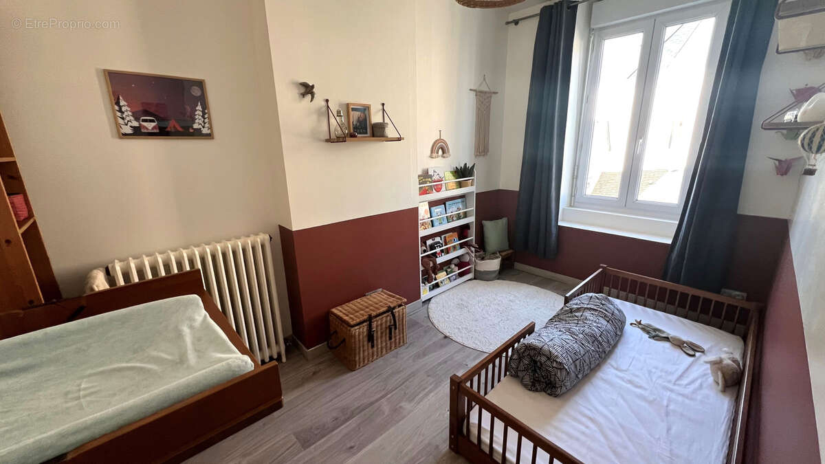 Maison à SAINT-CLEMENT-DE-LA-PLACE