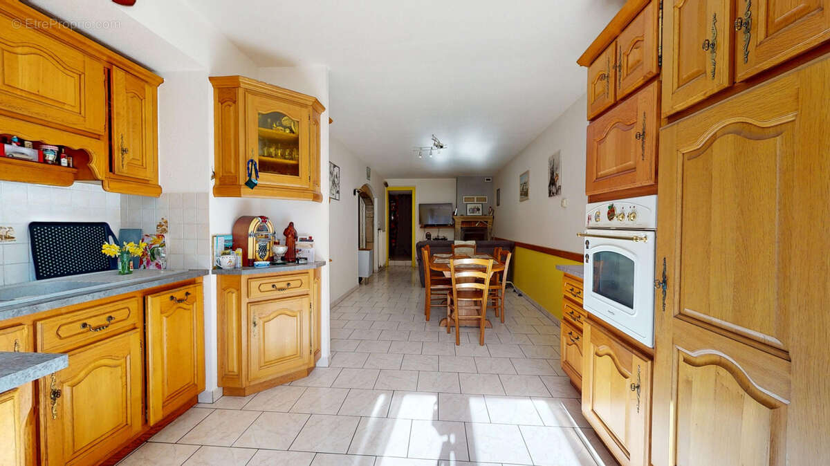 Appartement à HYEVRE-PAROISSE