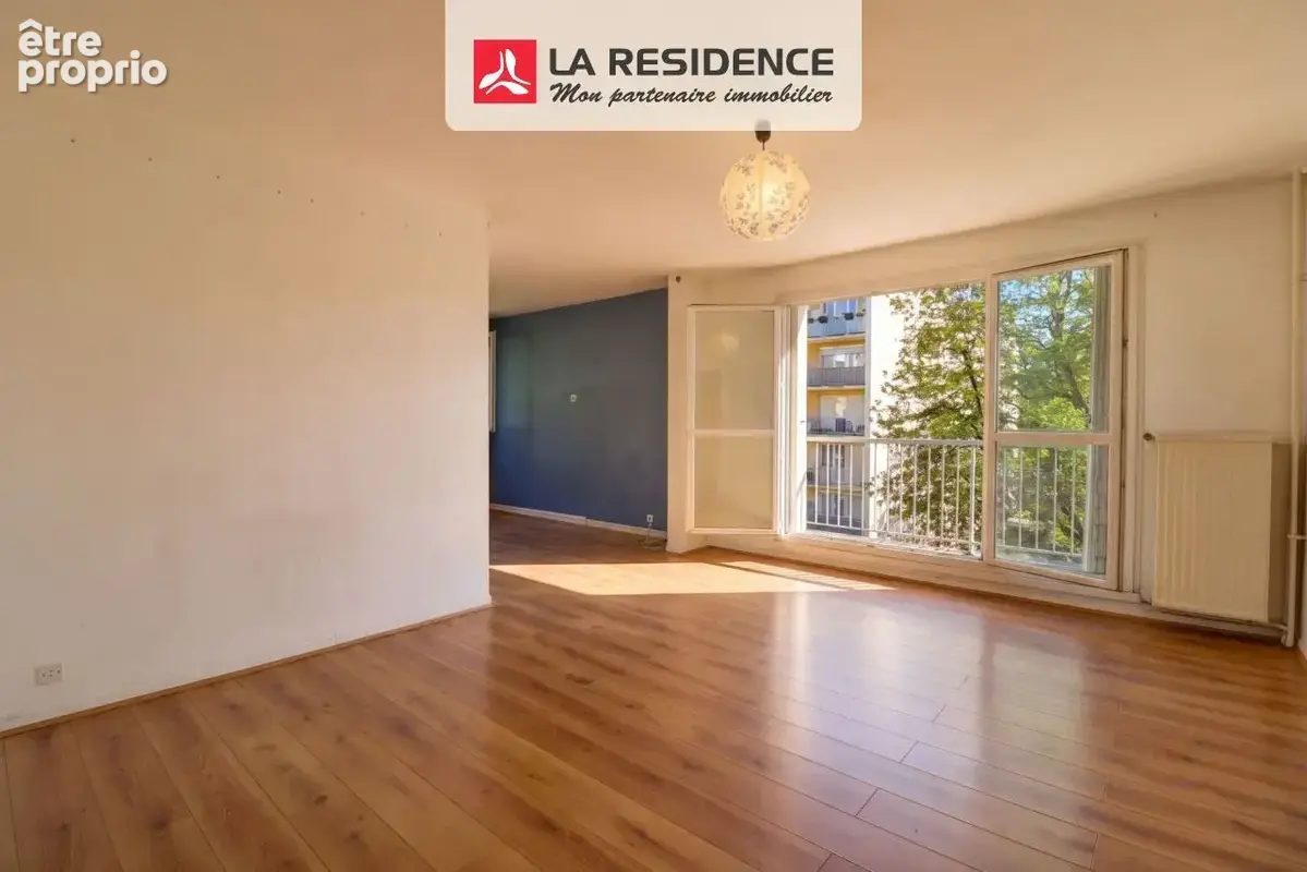 Appartement à VERNEUIL-SUR-SEINE