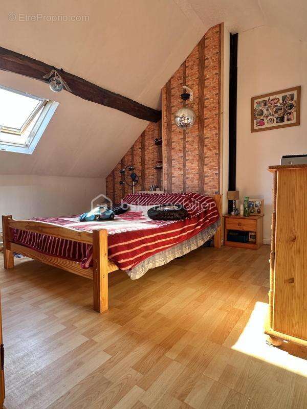 Maison à VILLENEUVE-SUR-YONNE