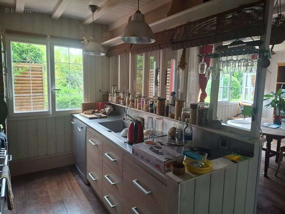 Commerce à DIVES-SUR-MER