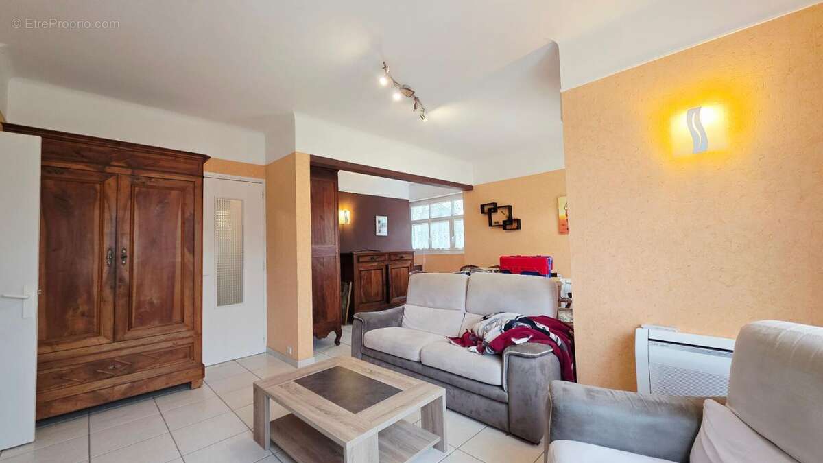 Maison à MEHUN-SUR-YEVRE