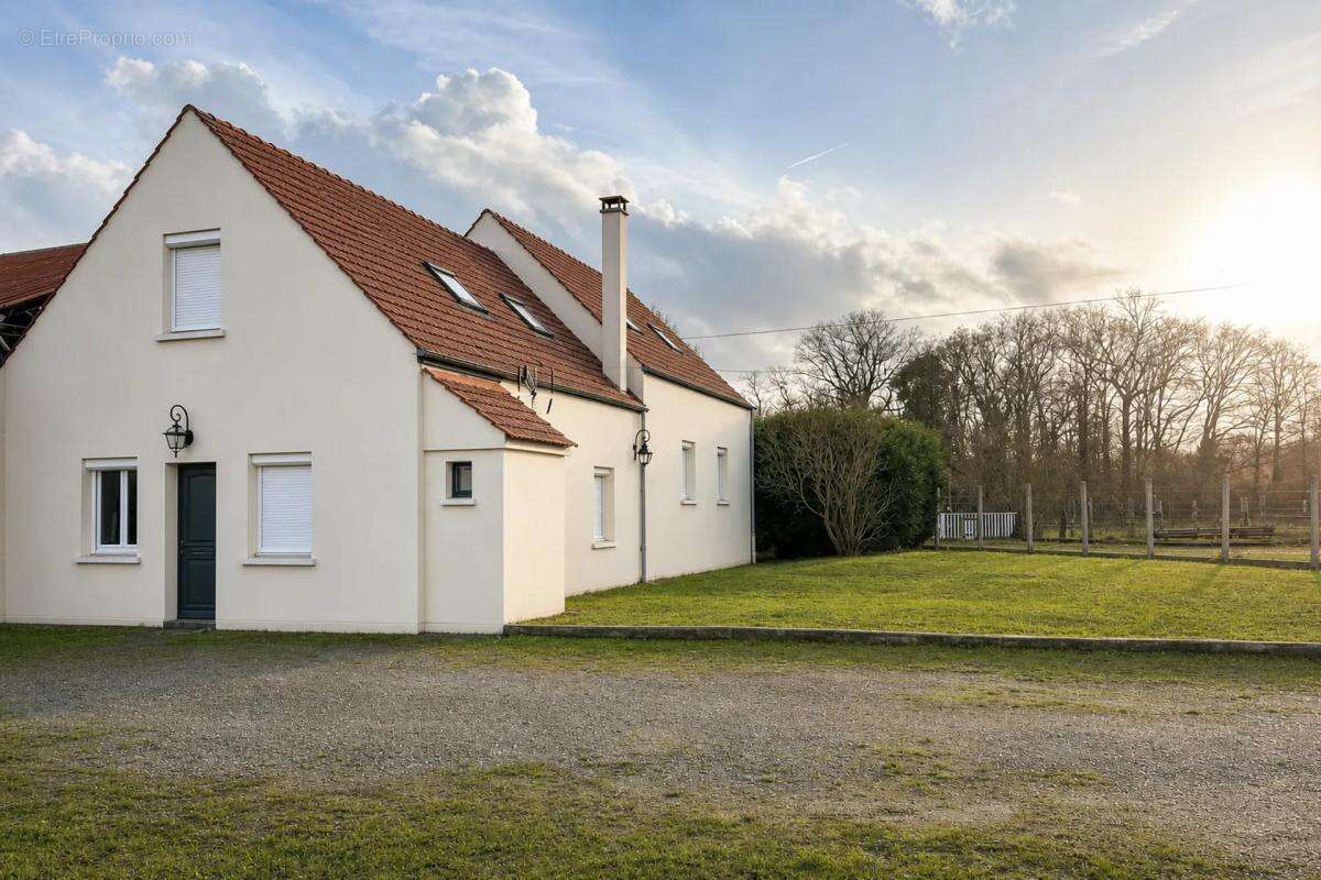 Maison à THIERS-SUR-THEVE