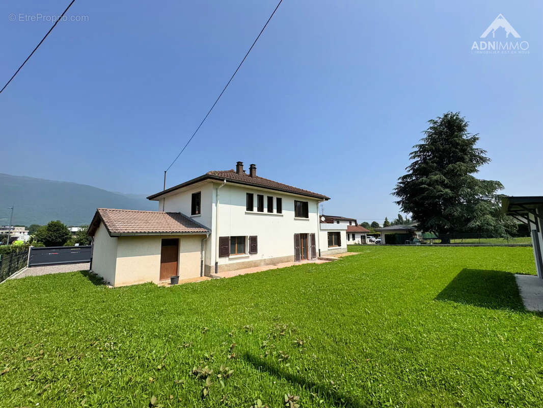 Maison à SAINT-GENIS-POUILLY