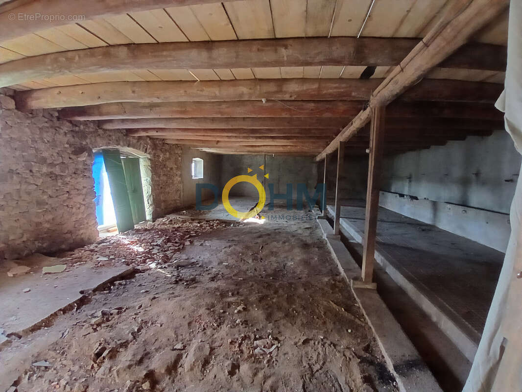 A vendre magnifique corps de ferme terrain 6.7 hectares - photo 10
