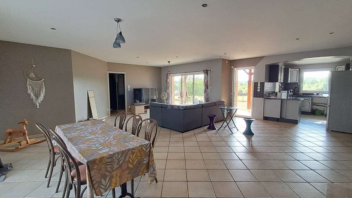 Maison de plain pied et hangar - photo 5