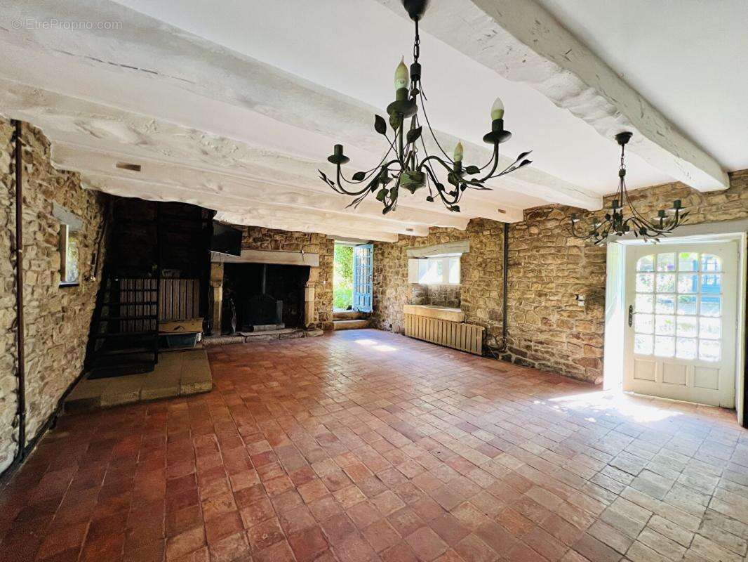 Maison à LOCOAL-MENDON
