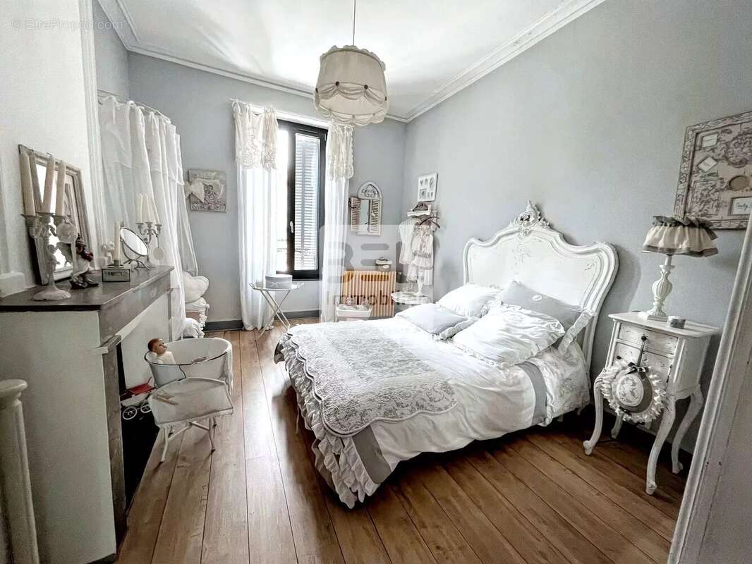 Maison à BAGNOLS-SUR-CEZE