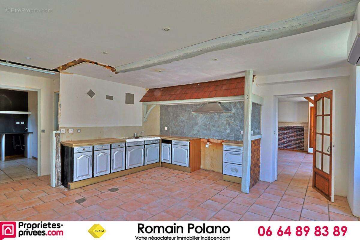 Maison 5 pièces de 166m² avec dépendance - photo 2