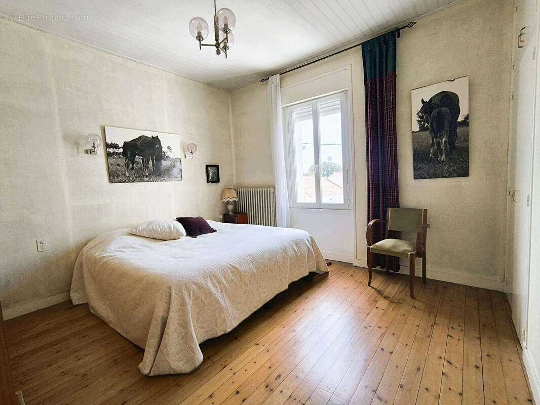 Maison à COMMEQUIERS