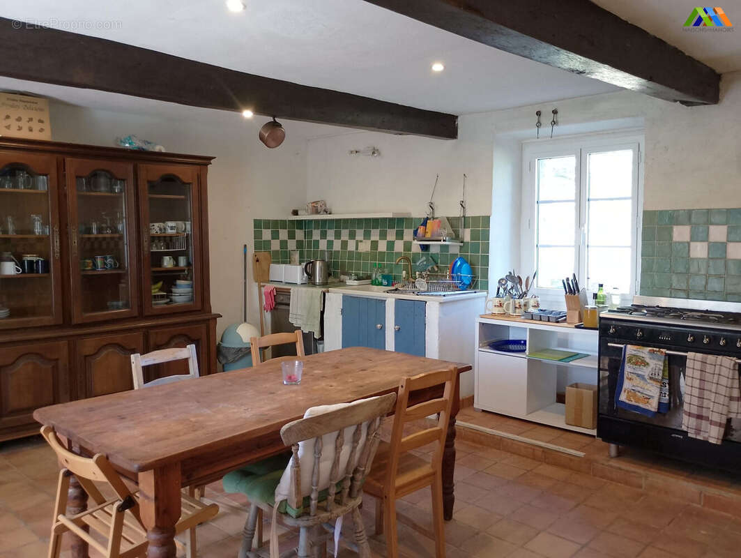 Maison 230 m² à Tournay  - photo 8