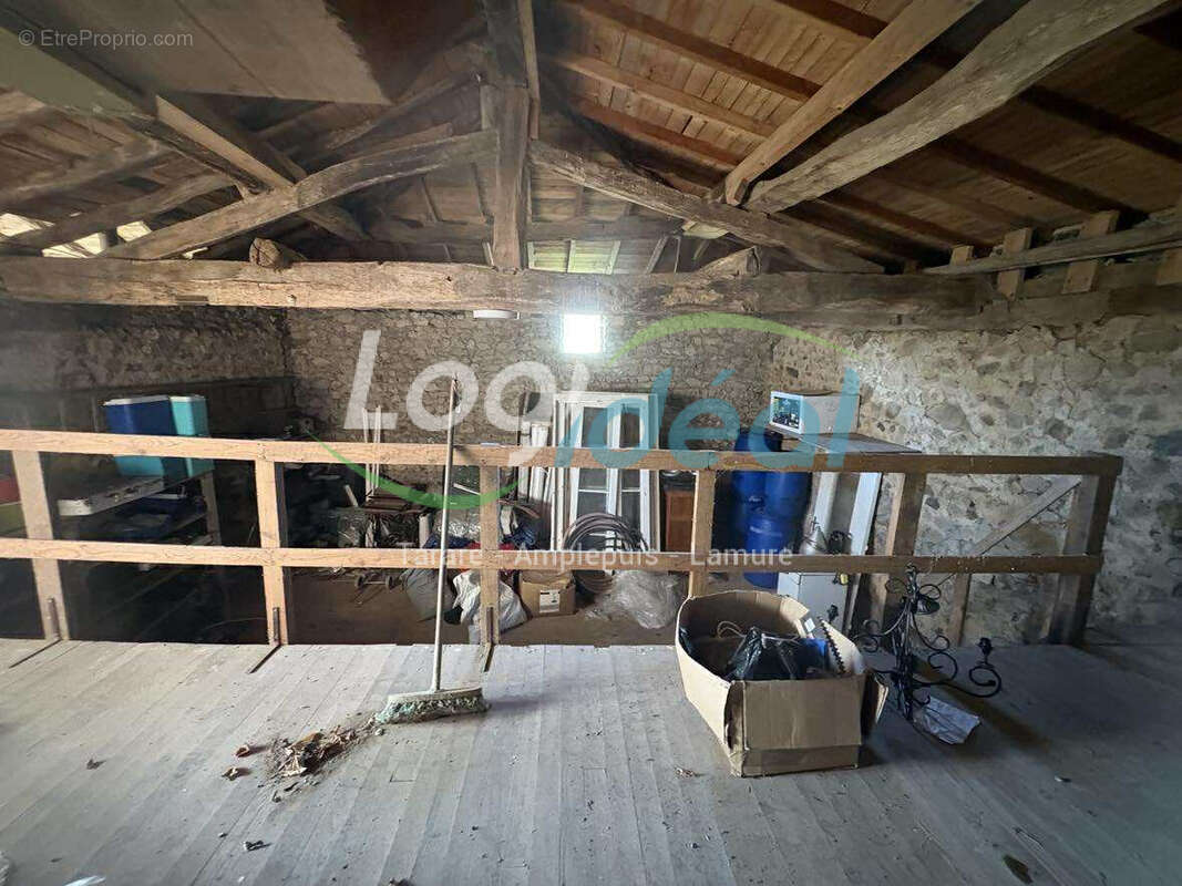 Maison à POULE-LES-ECHARMEAUX